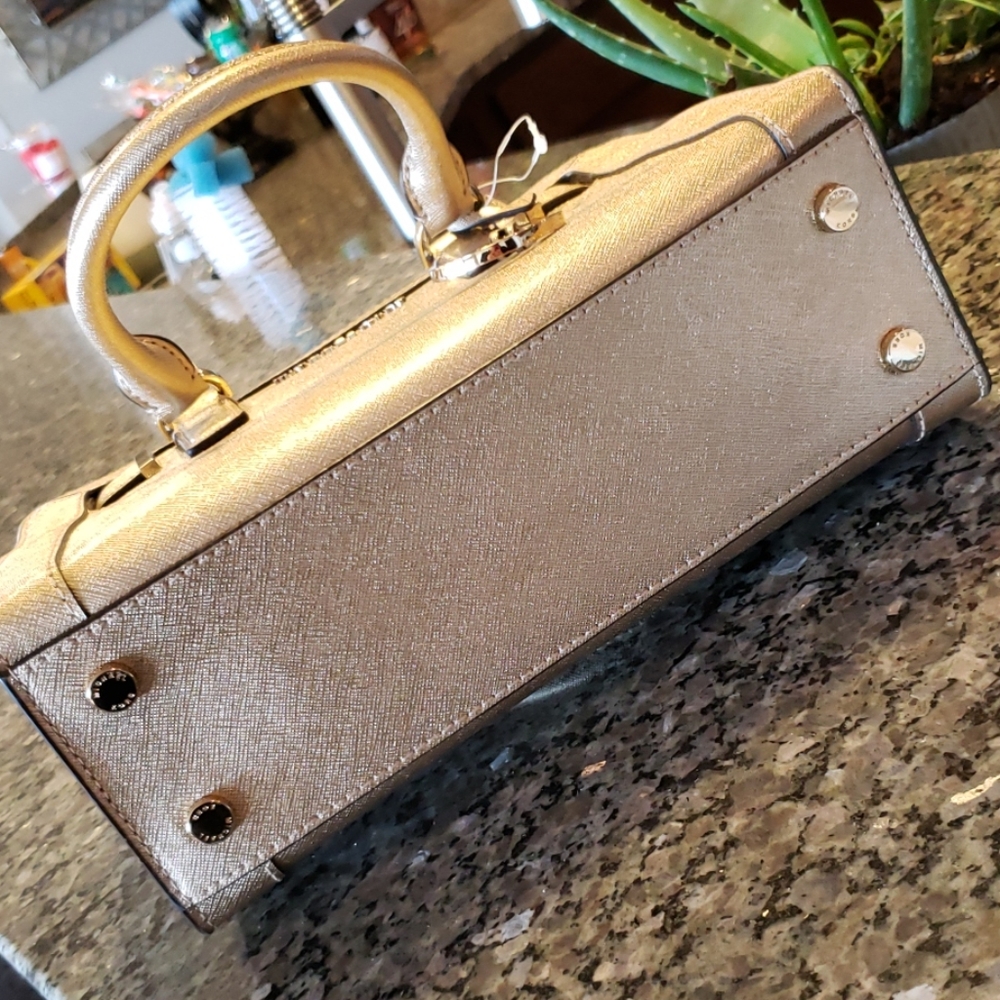 Gold MK handbag - Picture 4 of 5